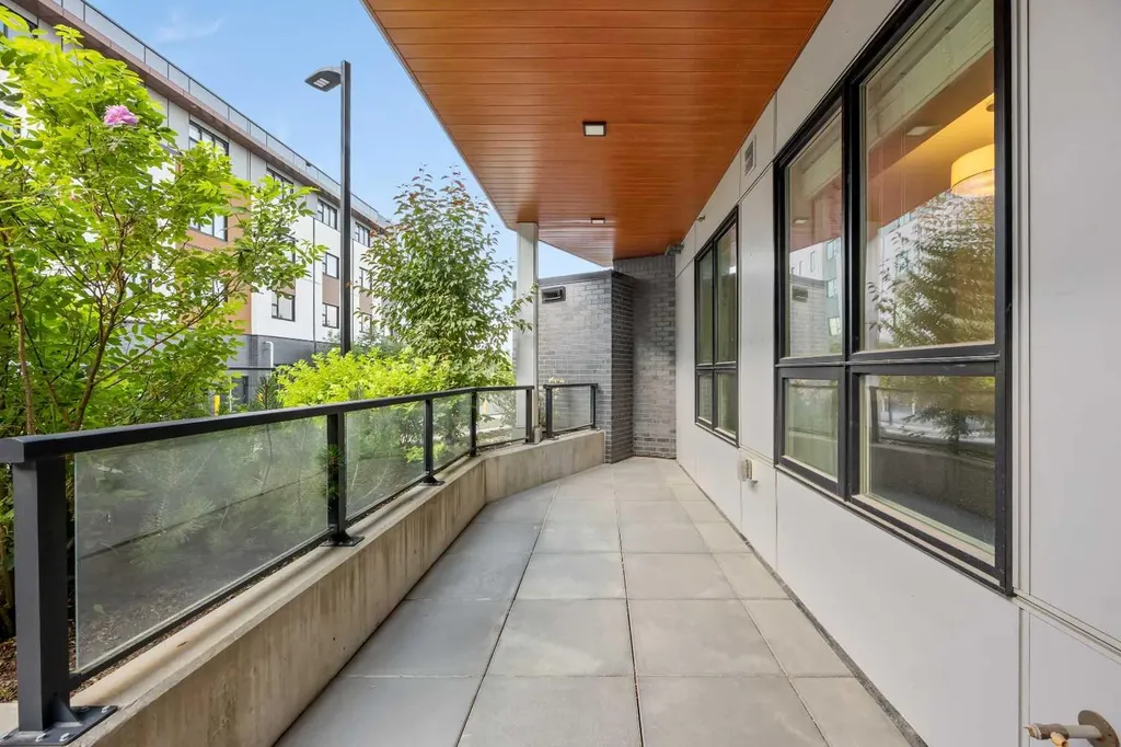 383 Smith Street NW Calgary AB T3B6J9