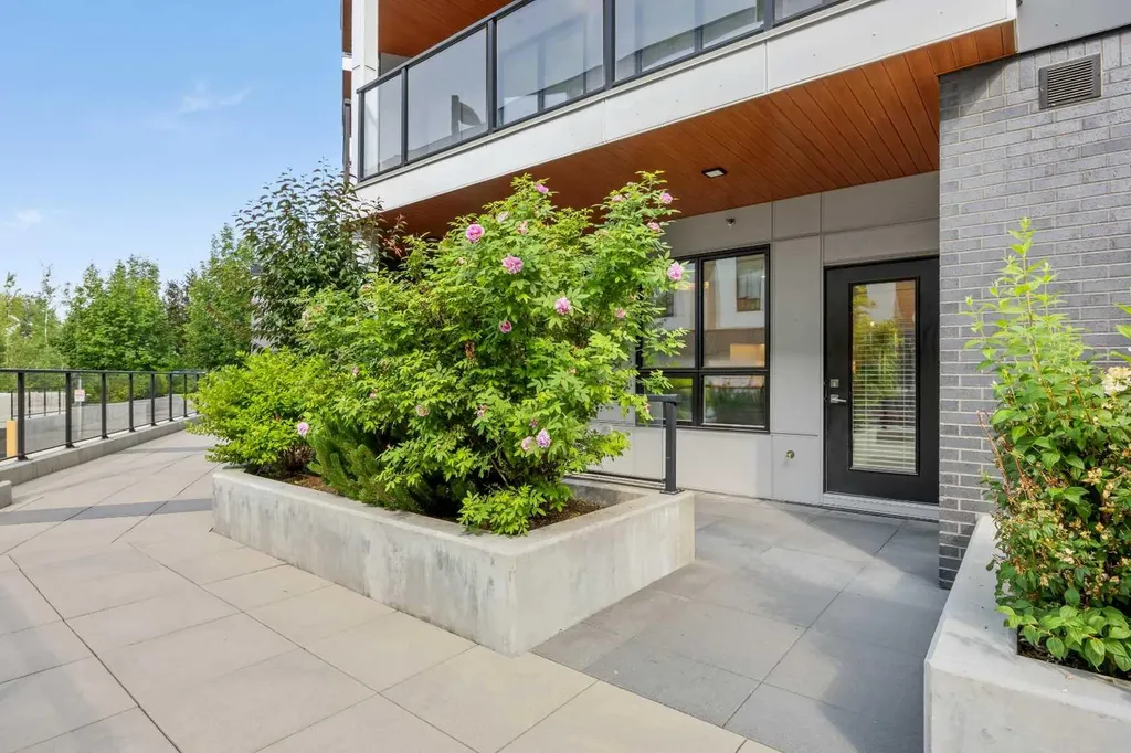 383 Smith Street NW Calgary AB T3B6J9