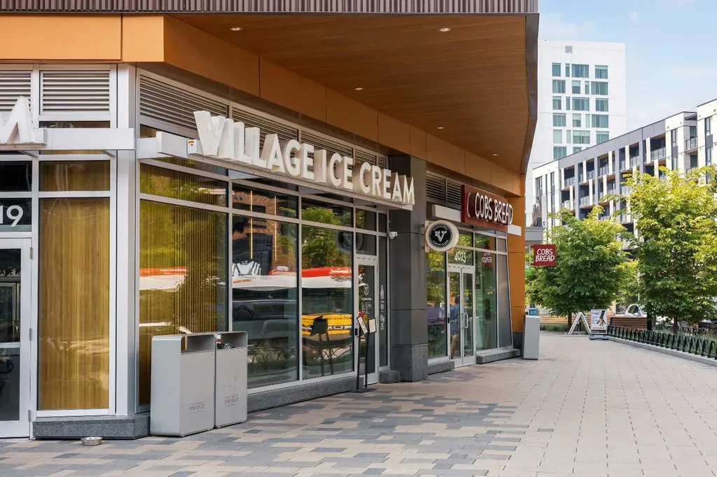 383 Smith Street NW Calgary AB T3B6J9