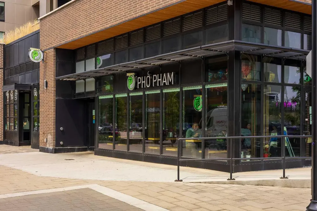 383 Smith Street NW Calgary AB T3B6J9