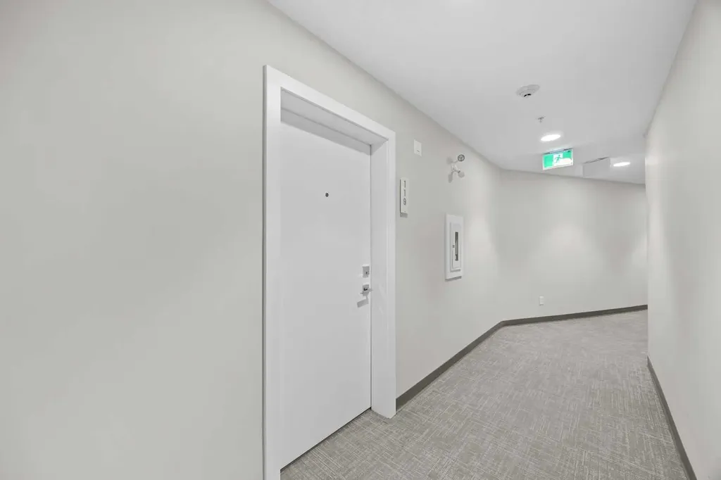 383 Smith Street NW Calgary AB T3B6J9