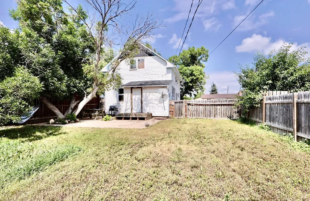 109 3 Avenue E Oyen AB T0J2J0
