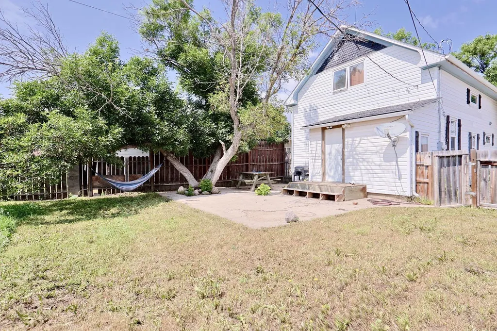 109 3 Avenue E Oyen AB T0J2J0