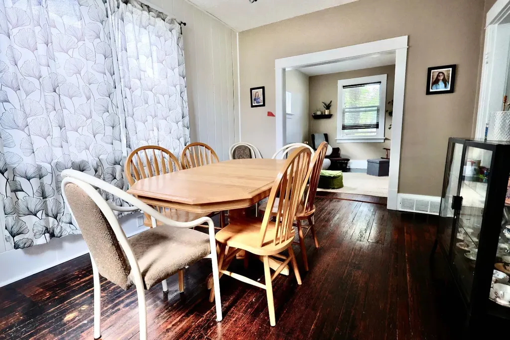 109 3 Avenue E Oyen AB T0J2J0