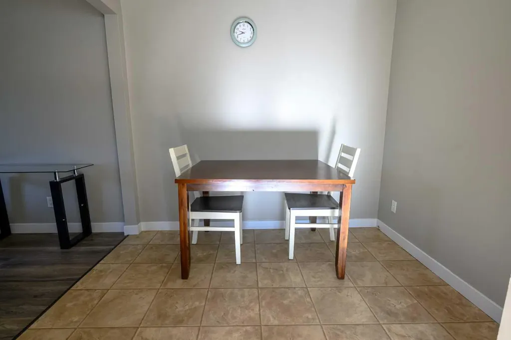 9413 123 Avenue Grande Prairie AB T8V5Y4