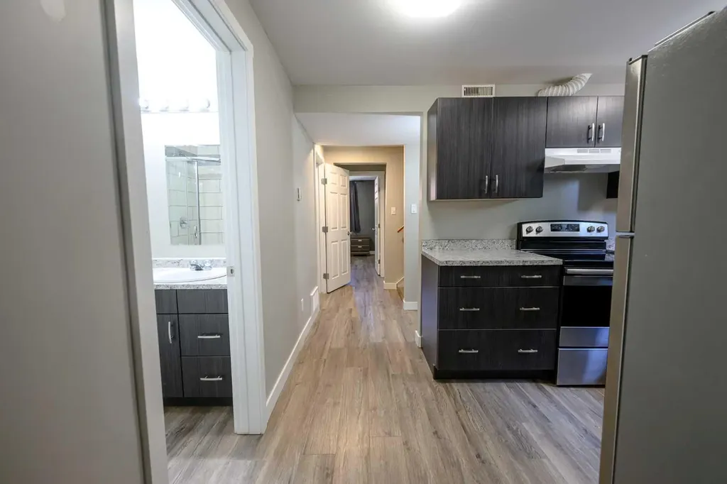 9413 123 Avenue Grande Prairie AB T8V5Y4