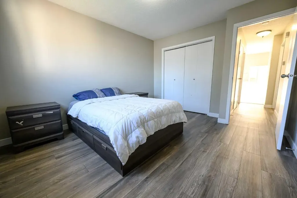 9413 123 Avenue Grande Prairie AB T8V5Y4