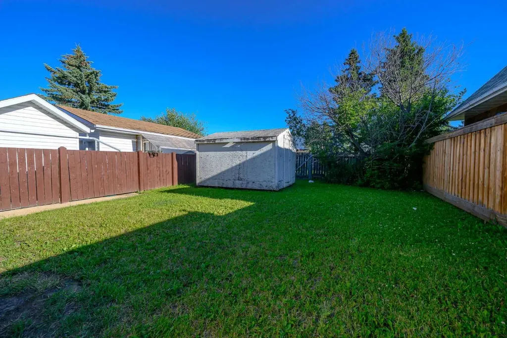 9413 123 Avenue Grande Prairie AB T8V5Y4