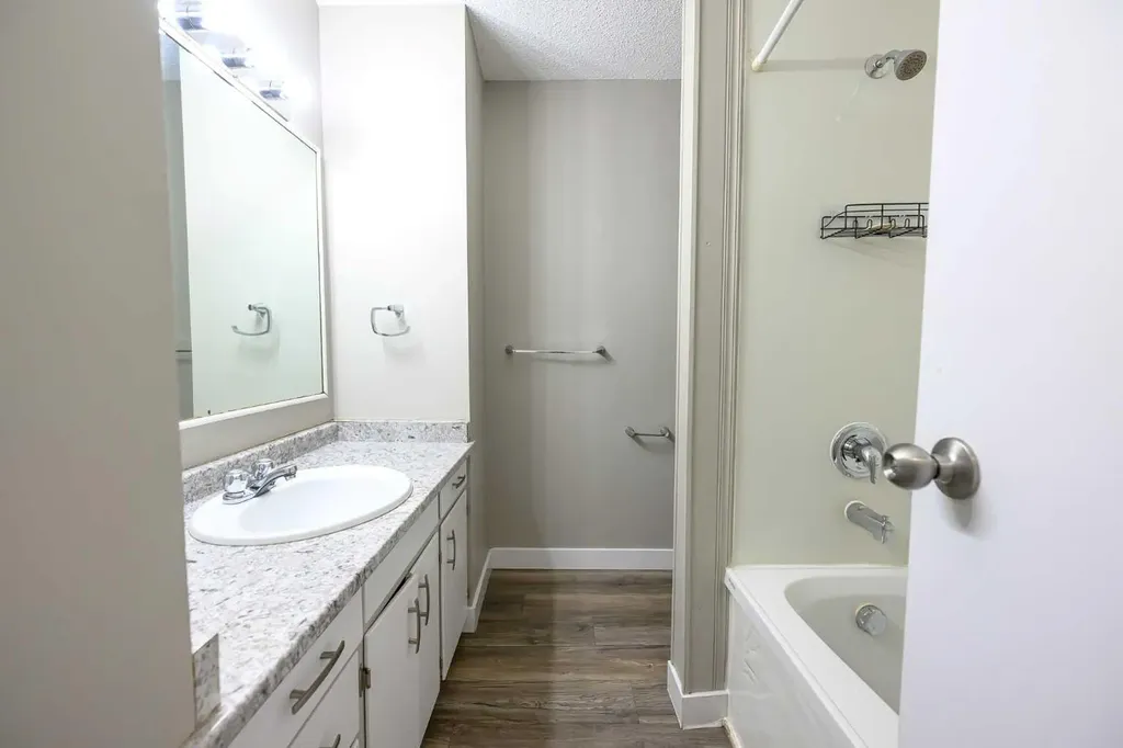 9413 123 Avenue Grande Prairie AB T8V5Y4