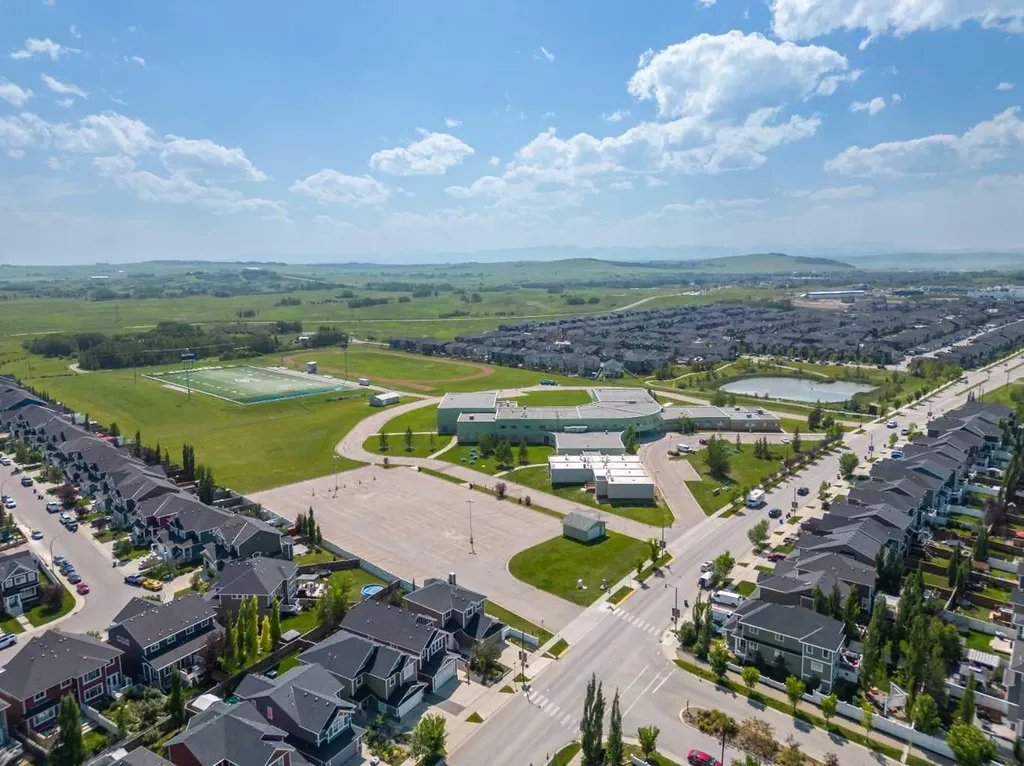305 Precedence View Cochrane AB T4C 3B4