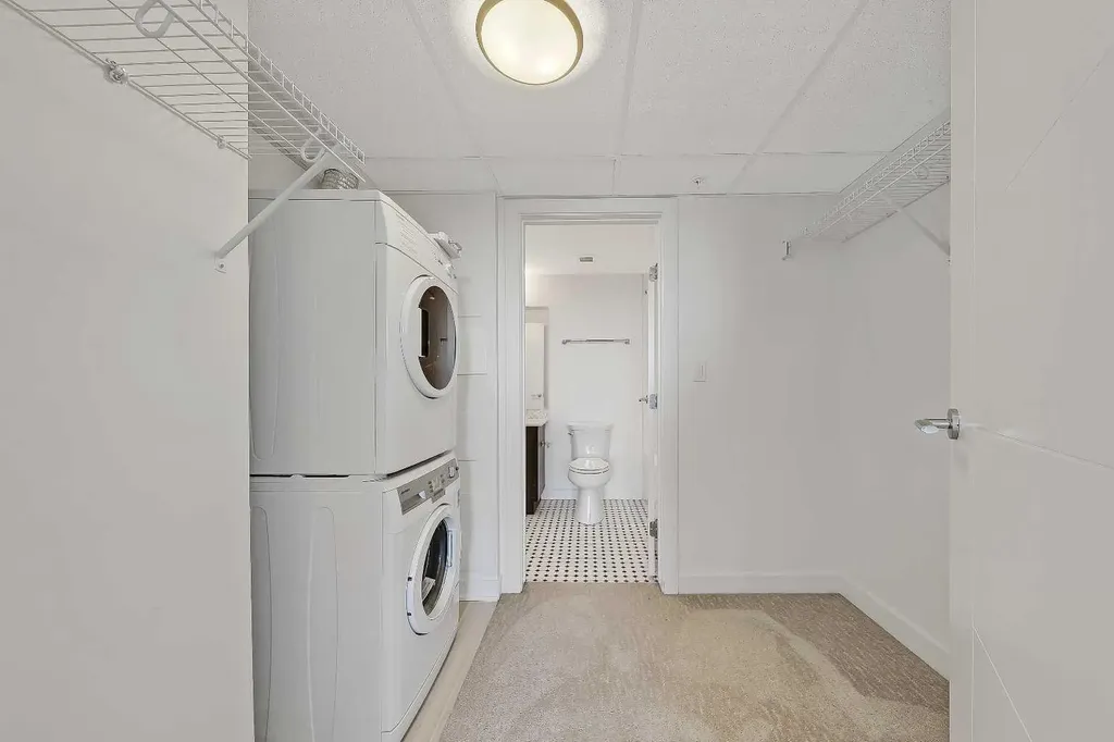 930 6 Avenue SW Calgary AB T2P 1J3