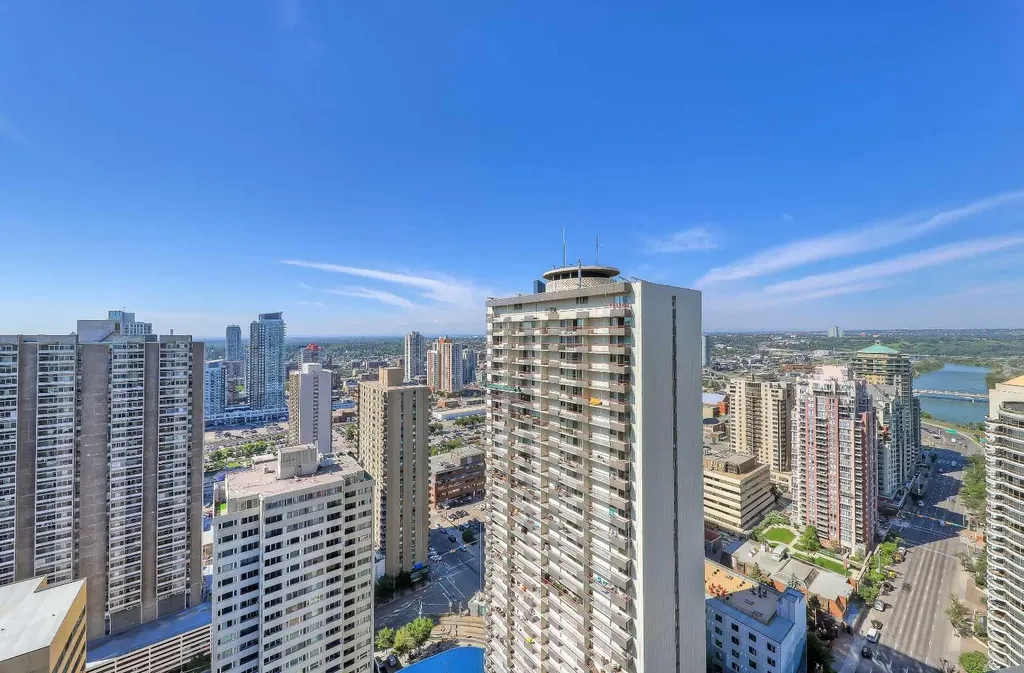 930 6 Avenue SW Calgary AB T2P 1J3