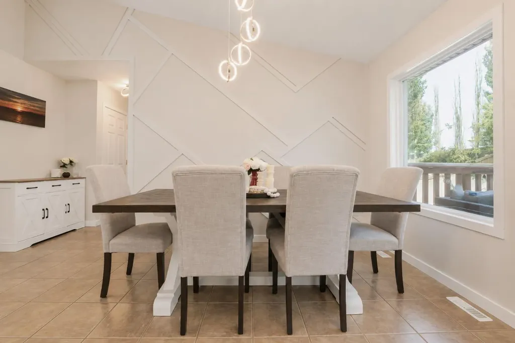 11078 67 Avenue Grande Prairie AB T8W 2Y9