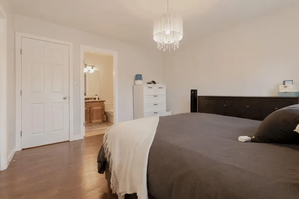 11078 67 Avenue Grande Prairie AB T8W 2Y9
