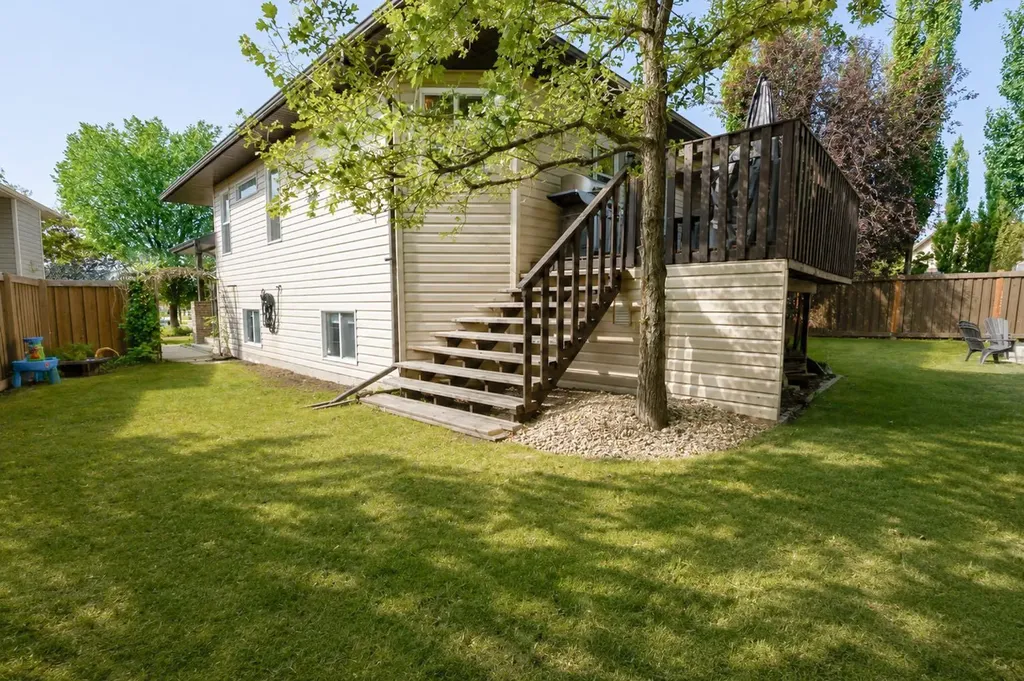 11078 67 Avenue Grande Prairie AB T8W 2Y9