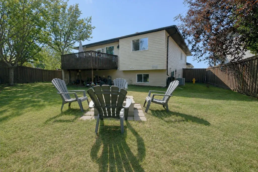 11078 67 Avenue Grande Prairie AB T8W 2Y9