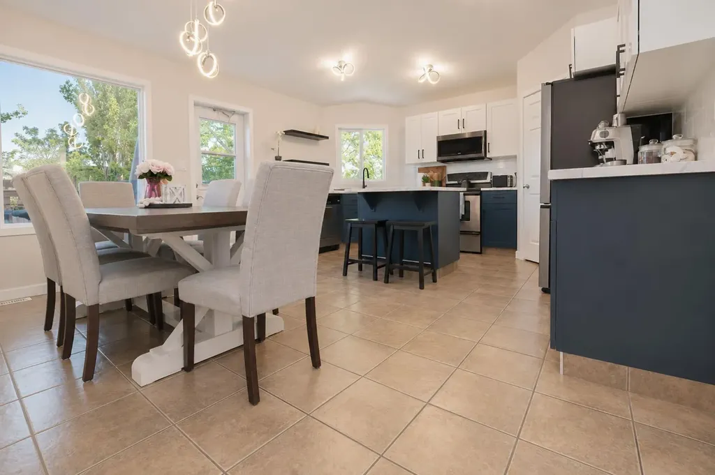 11078 67 Avenue Grande Prairie AB T8W 2Y9