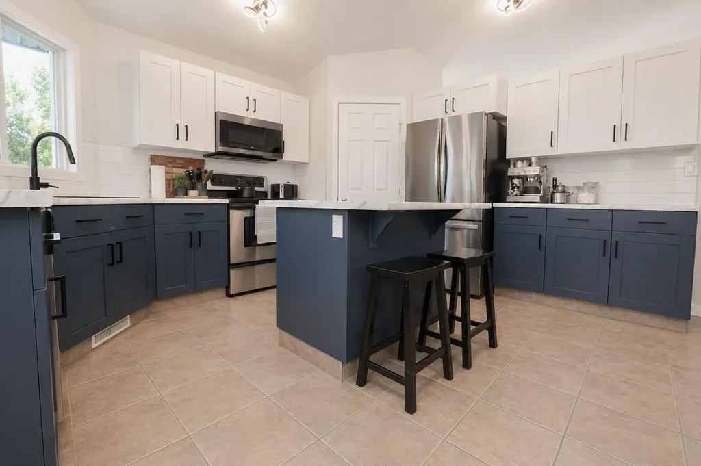 11078 67 Avenue Grande Prairie AB T8W 2Y9