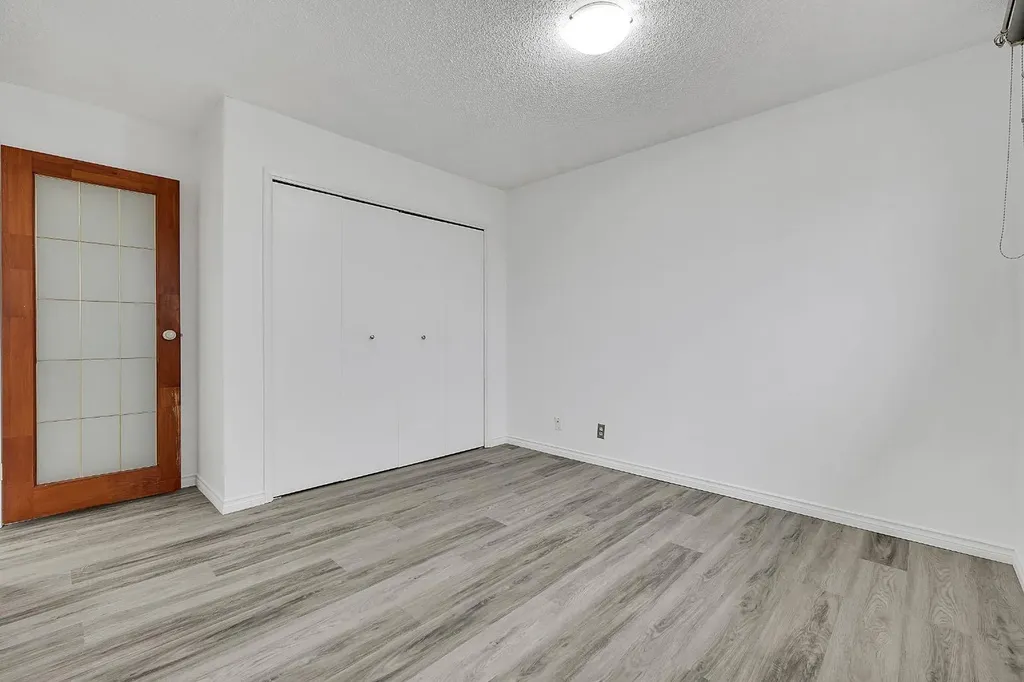 3614 39 Street NE Calgary AB T1Y 5H6