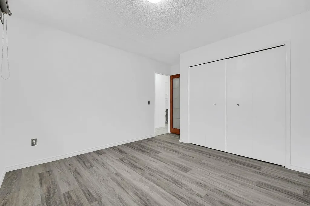 3614 39 Street NE Calgary AB T1Y 5H6