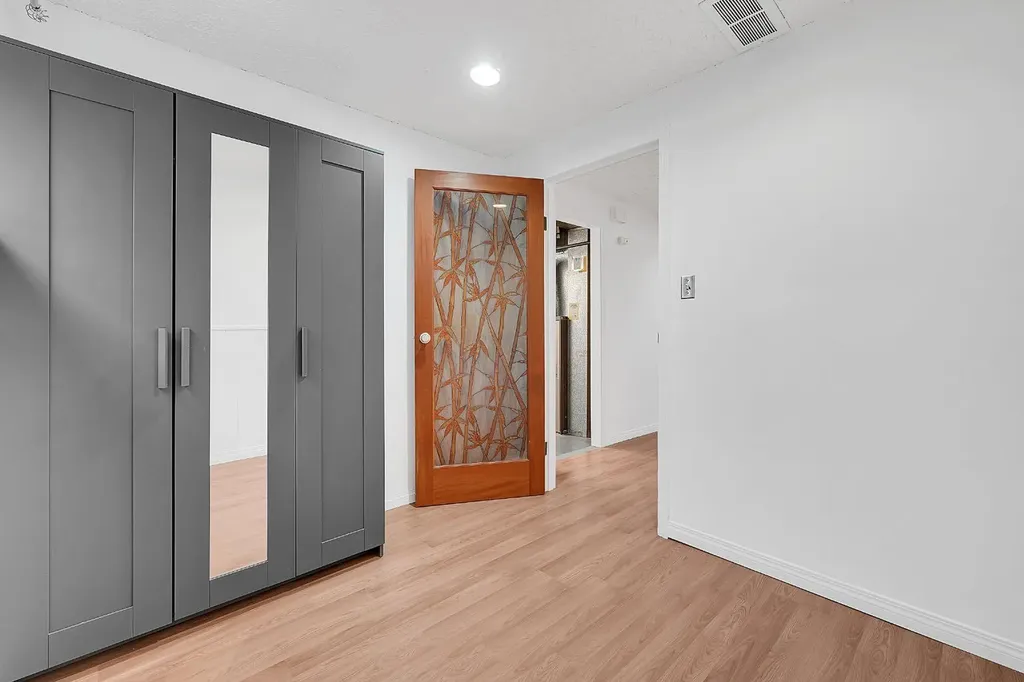 3614 39 Street NE Calgary AB T1Y 5H6