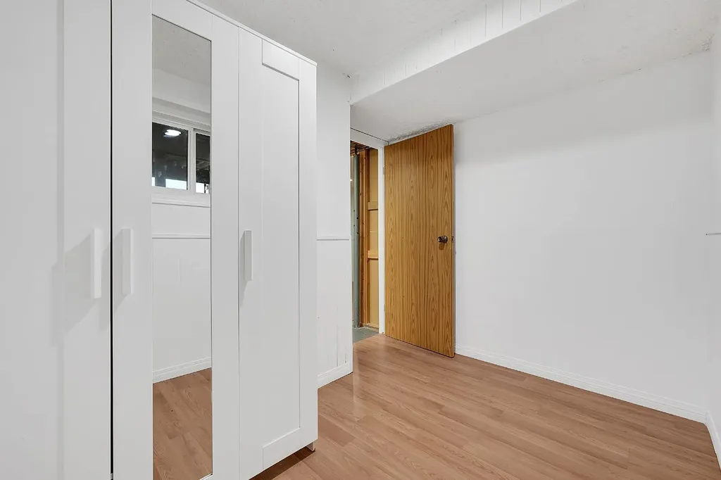 3614 39 Street NE Calgary AB T1Y 5H6