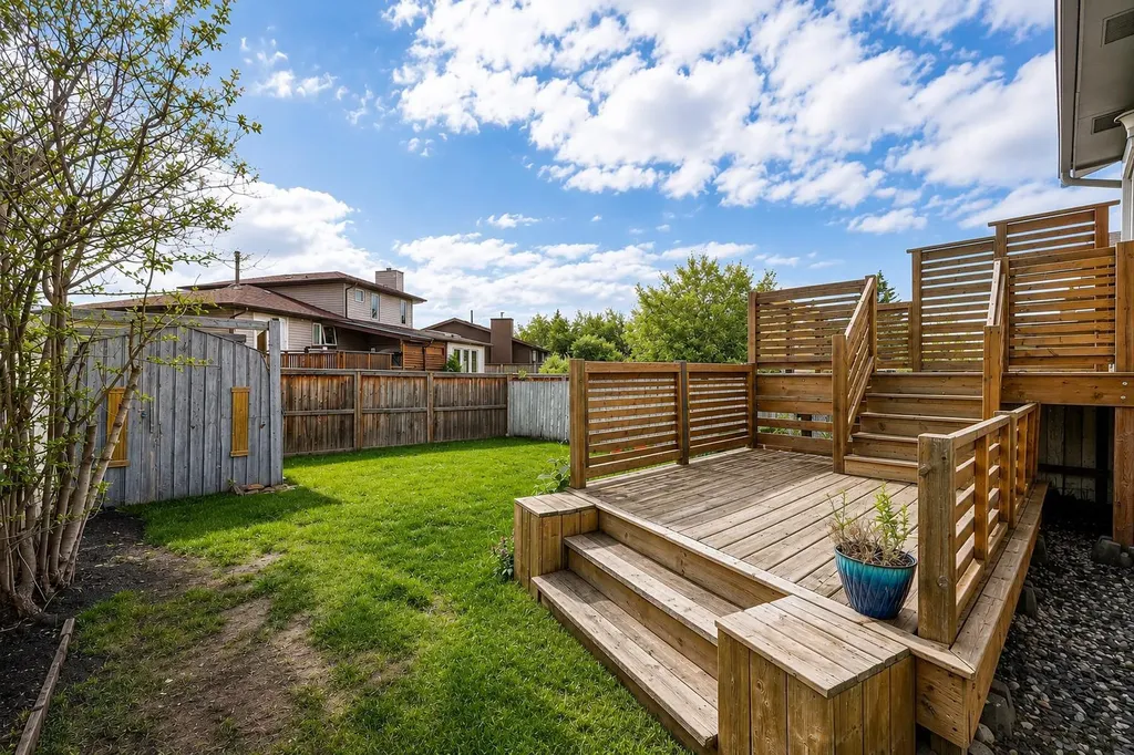3614 39 Street NE Calgary AB T1Y 5H6