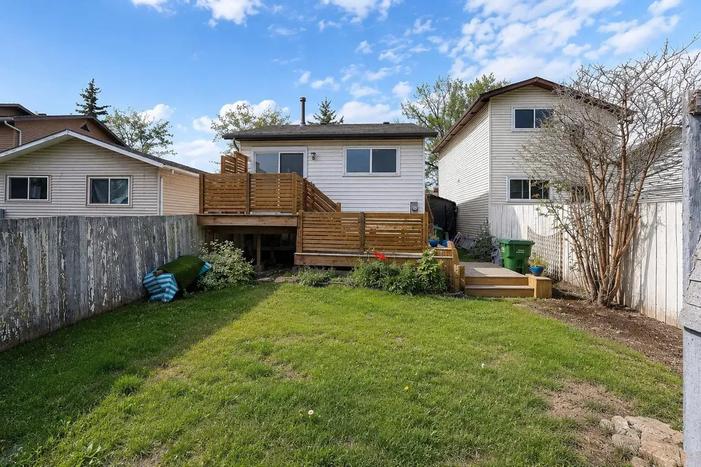3614 39 Street NE Calgary AB T1Y 5H6
