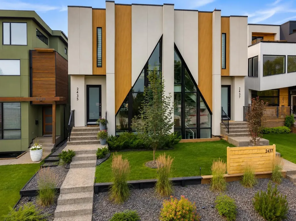 2435 29 Avenue SW Calgary AB T2T 1P1