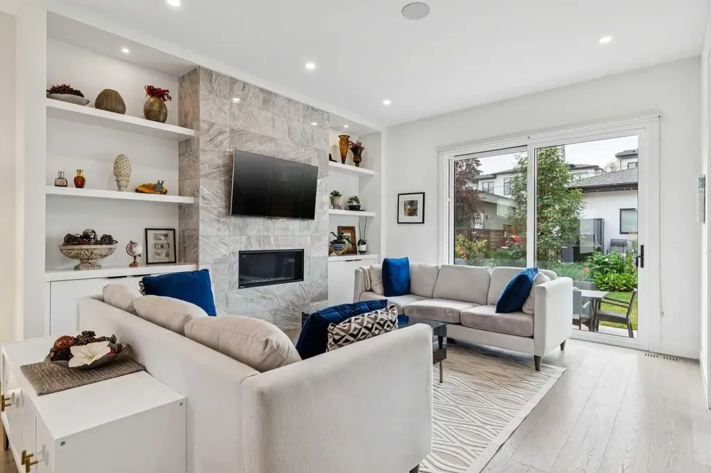 2435 29 Avenue SW Calgary AB T2T 1P1