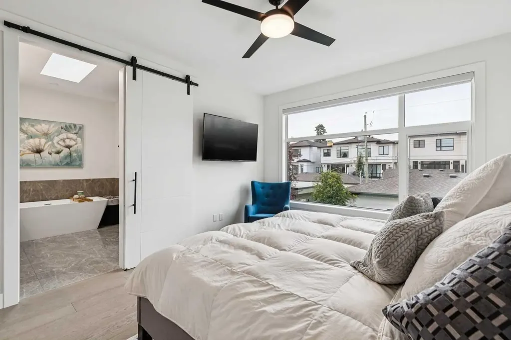 2435 29 Avenue SW Calgary AB T2T 1P1