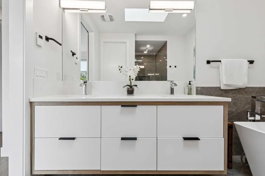 2435 29 Avenue SW Calgary AB T2T 1P1