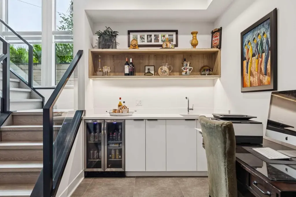 2435 29 Avenue SW Calgary AB T2T 1P1