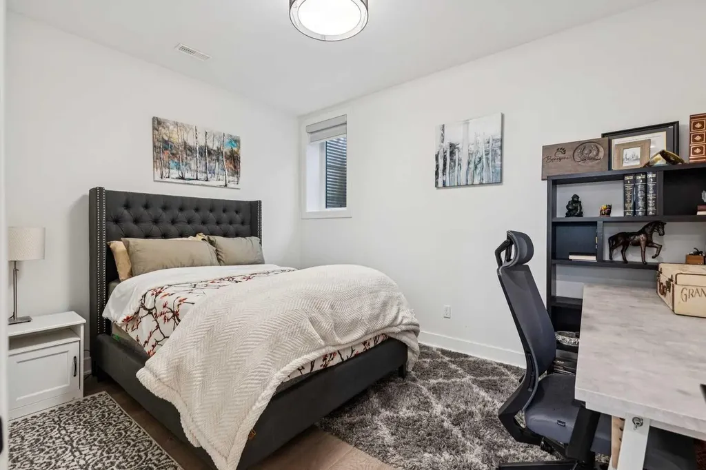 2435 29 Avenue SW Calgary AB T2T 1P1