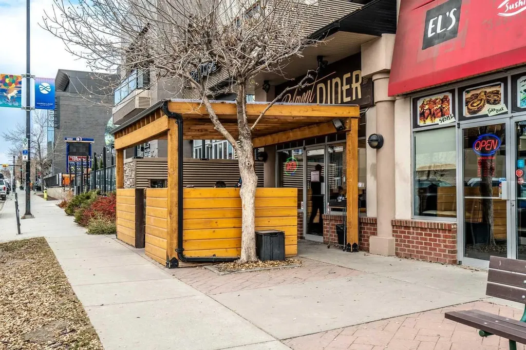 2435 29 Avenue SW Calgary AB T2T 1P1