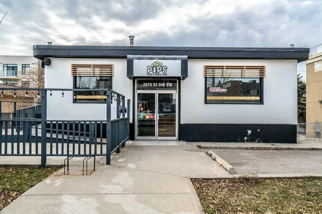 2435 29 Avenue SW Calgary AB T2T 1P1