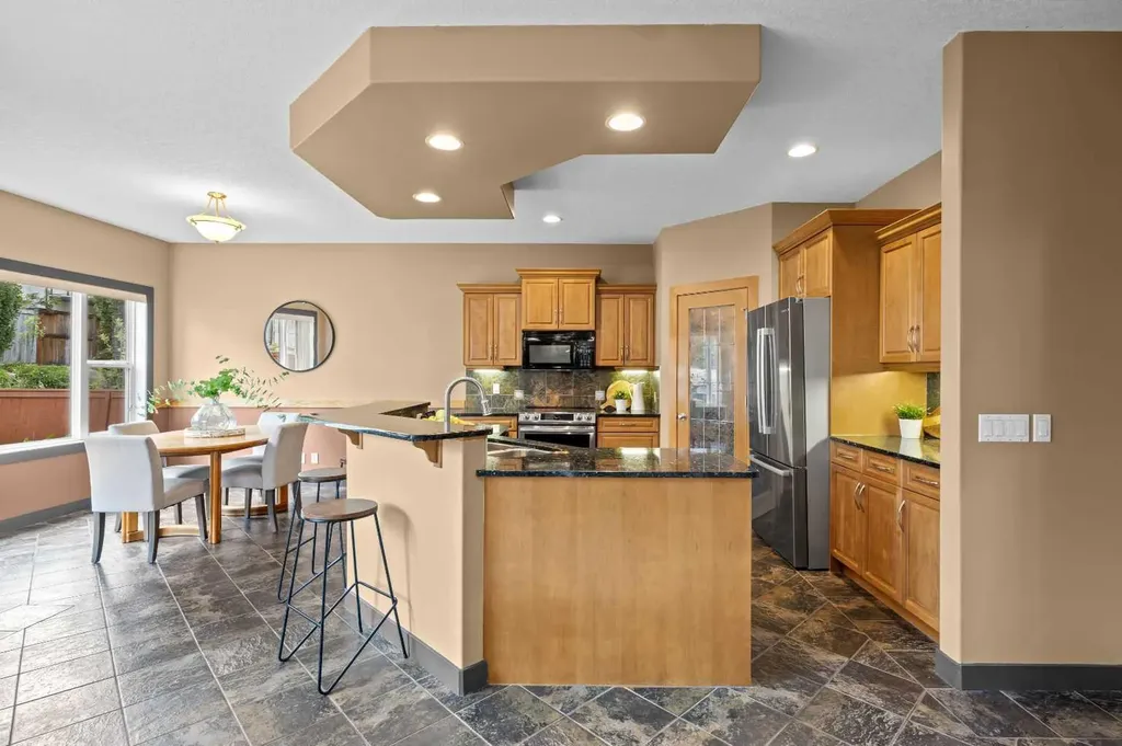 139 Tuscany Ridge Close NW Calgary AB T3L 2K6