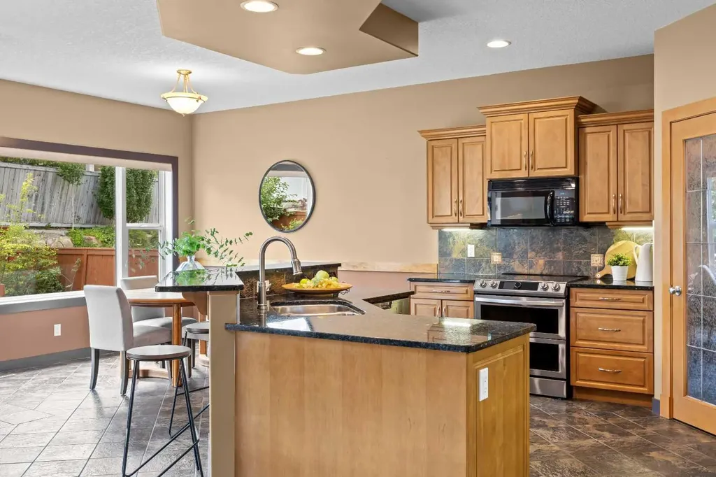 139 Tuscany Ridge Close NW Calgary AB T3L 2K6