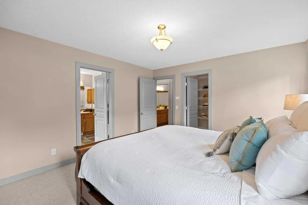 139 Tuscany Ridge Close NW Calgary AB T3L 2K6