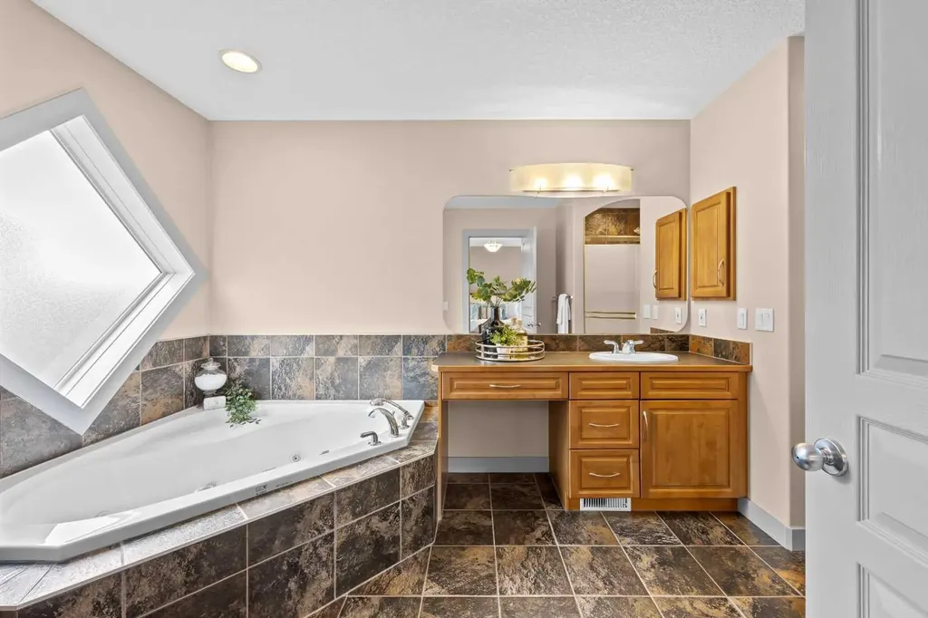 139 Tuscany Ridge Close NW Calgary AB T3L 2K6