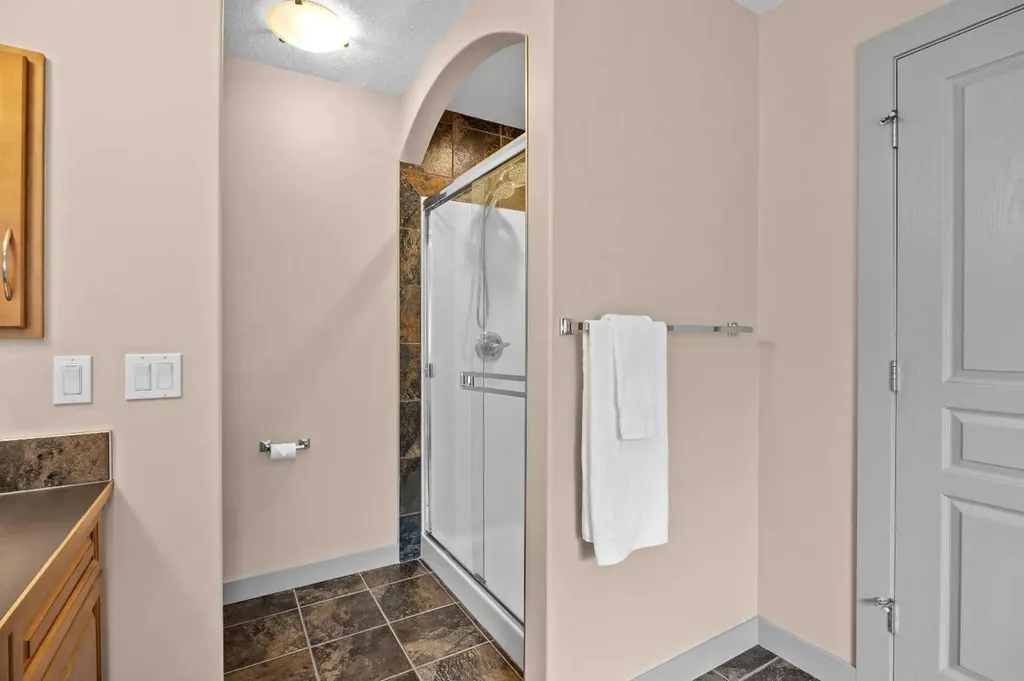 139 Tuscany Ridge Close NW Calgary AB T3L 2K6