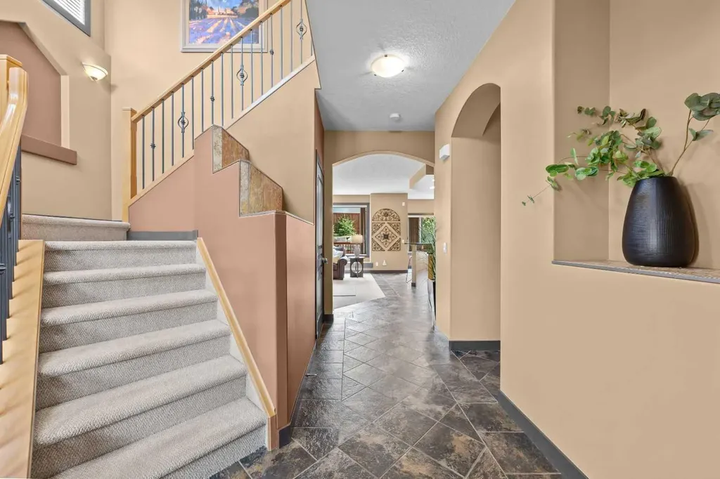 139 Tuscany Ridge Close NW Calgary AB T3L 2K6