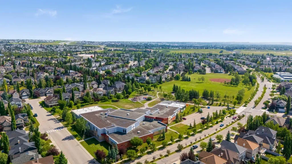 139 Tuscany Ridge Close NW Calgary AB T3L 2K6