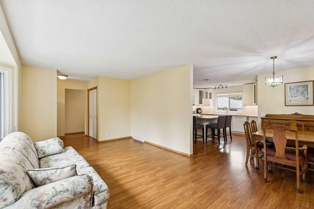 6452 Silver Springs Way NW Calgary AB T3B 3G2
