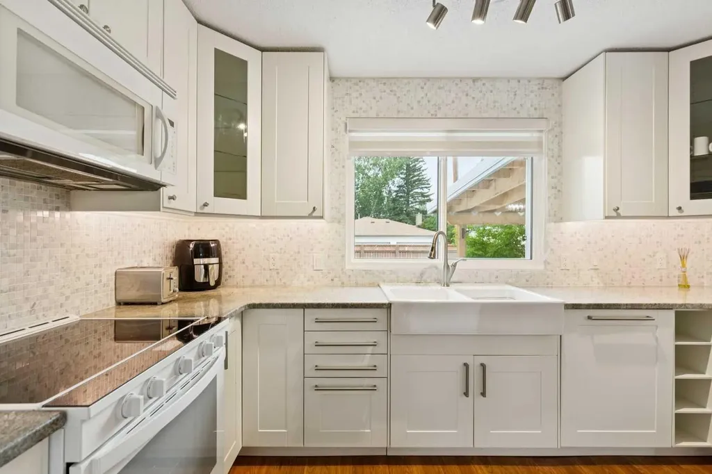 6452 Silver Springs Way NW Calgary AB T3B 3G2