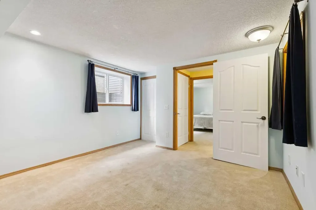 6452 Silver Springs Way NW Calgary AB T3B 3G2