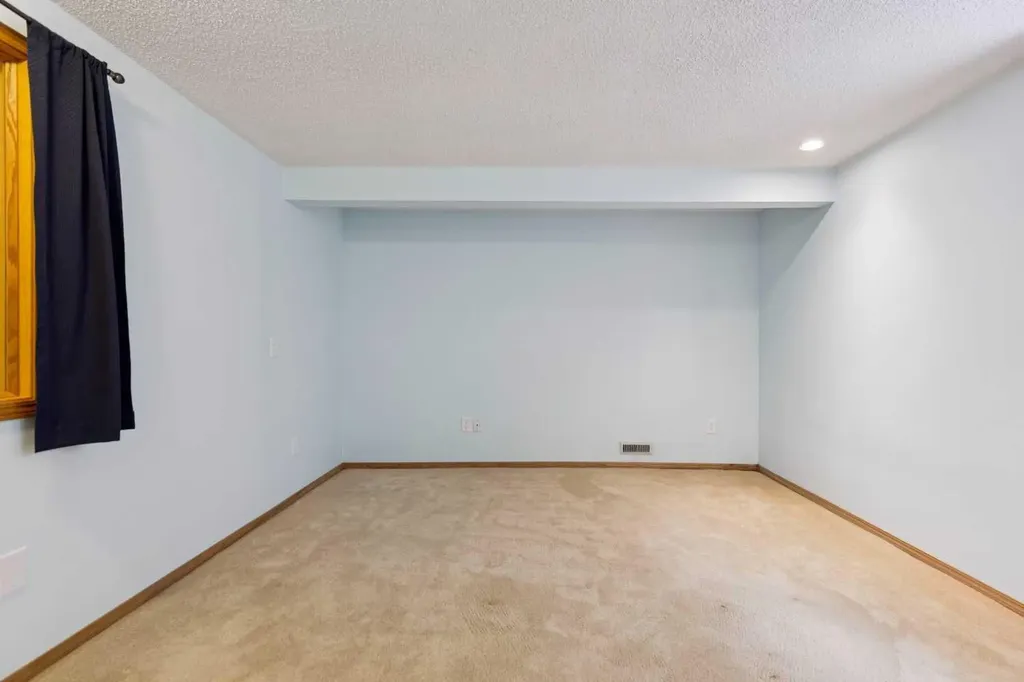 6452 Silver Springs Way NW Calgary AB T3B 3G2