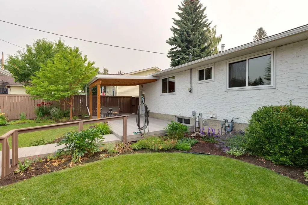 6452 Silver Springs Way NW Calgary AB T3B 3G2