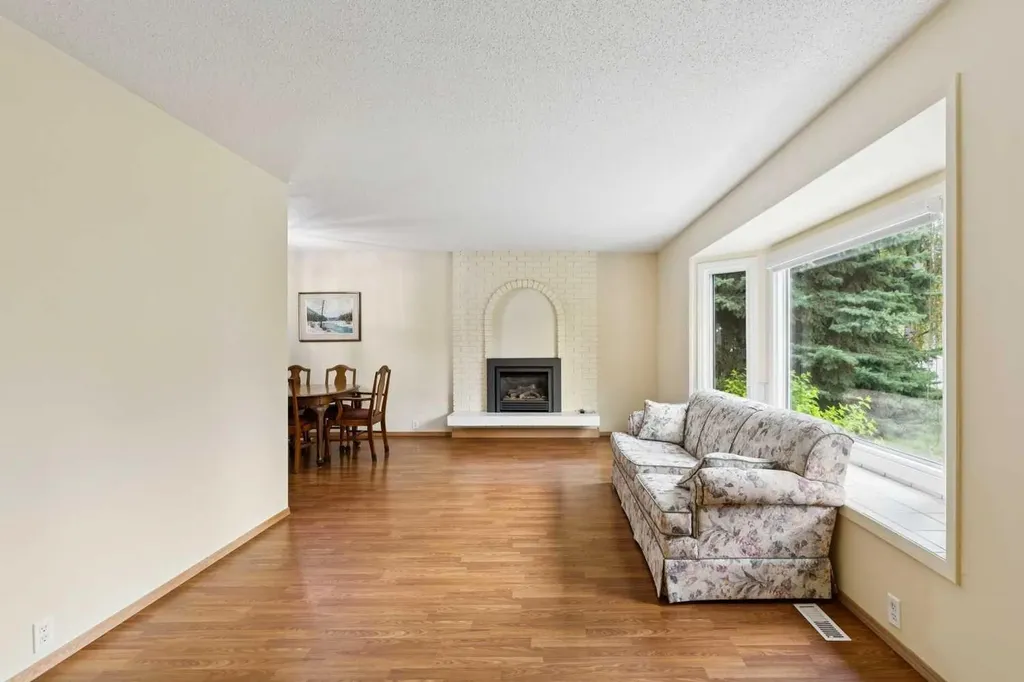 6452 Silver Springs Way NW Calgary AB T3B 3G2
