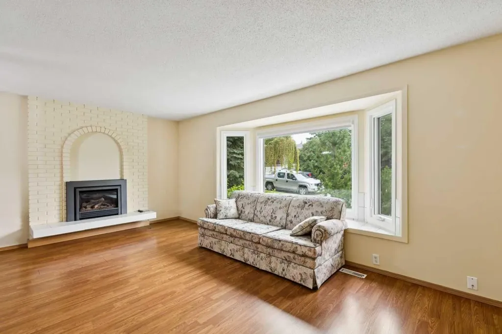 6452 Silver Springs Way NW Calgary AB T3B 3G2